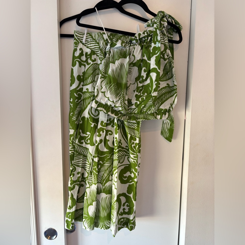 Velvet by Graham & Spencer Green and White Matching Set Size XS